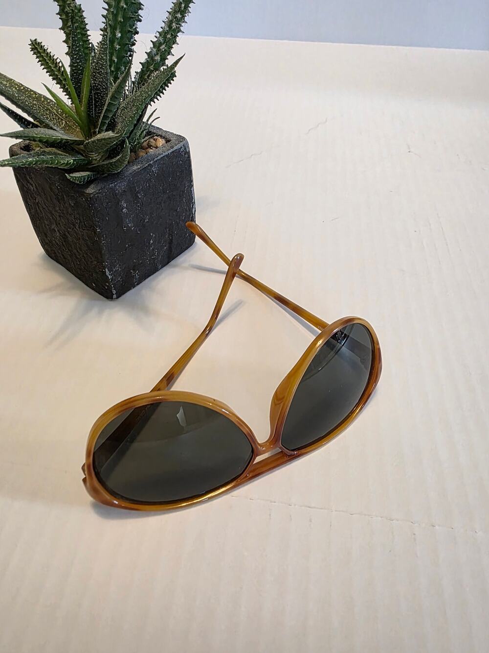 Vintage Catalina Cam 2 Aviator Sunglasses Tortoiseshell Amber Plastic 80s